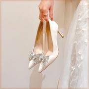 2024年红色高跟鞋女秀禾鞋细跟新娘婚鞋白色伴娘鞋法式婚纱鞋