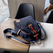 质感大容量双肩包2024欧美时尚男女通用书包上班通勤撞色背包