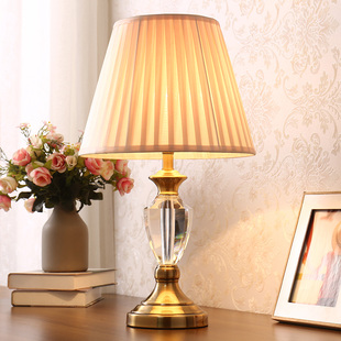现代台灯水晶台灯卧室床头柜台灯，创意温馨浪漫家用结婚房装饰灯具