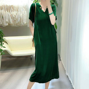 优雅气质绿色真丝丝绒连衣裙女夏季宽松显瘦欧货短袖V领中长裙子