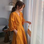 姜黄色(姜黄色)连衣裙，女夏法式桔梗复古v领显瘦长裙小个子初恋裙