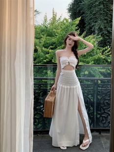 法式气质抹胸连衣裙夏季女氛围，感度假风，白色a字裙海边设计感长裙