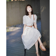 夏装2023优雅仙女棉裙子港味设计气质法式白色蕾丝收腰连衣裙