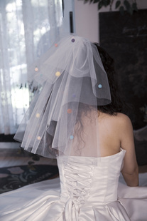 《吉设计-多巴胺头纱》原创可爱彩球，蓬蓬拍照公主，短款领证结婚纱