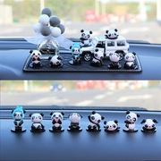 汽车创意摆件可爱熊猫个性，中控台装饰品可爱卡，通车内饰品摆件