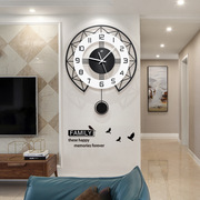 现代简约时尚挂钟家用客厅静音时钟挂墙装饰北欧钟表摇摆艺术挂表