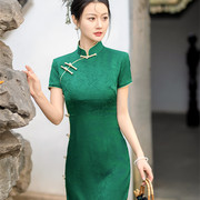 老上海走秀旗袍2023高端产款改良中国风绿色修身宴会表演服装