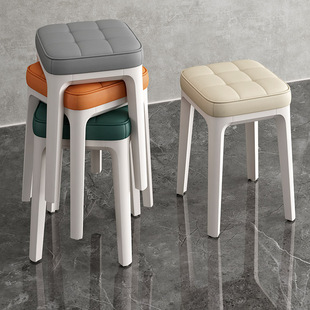 家用餐桌凳子现代简约椅子奶油，风休闲网红化妆梳妆台塑料软包餐椅