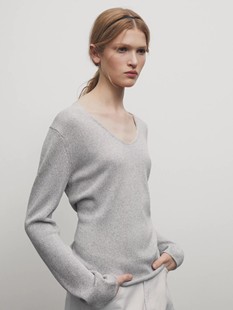 massimodutti2024女装格雷系灰色，基础打底内搭纯棉，v领毛衣针织衫