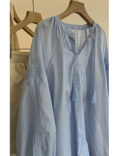 品牌折扣外贸女装法国进口棉面料重工刺绣V领宽松百搭蓝色衬衫女