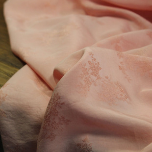 瓦娜家玫瑰花纤维布料高端裙袍衬衫带阵阵花香提花服装面料粉