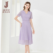 2024年夏季紫色蕾丝连衣裙，女高级感优雅气质镂空v领法式裙子