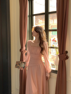 yssier一思温柔风，法式方领粉色高腰长袖连衣裙，2023春秋长裙