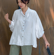 韩国大(韩国大)码女装，2024春装时尚立领，系扣宽松蝙蝠袖中袖衬衫特