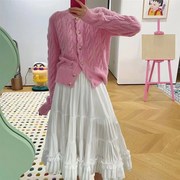 欧洲站粉色羊毛针织，开衫女秋冬2023时尚，洋派麻花毛衣外套