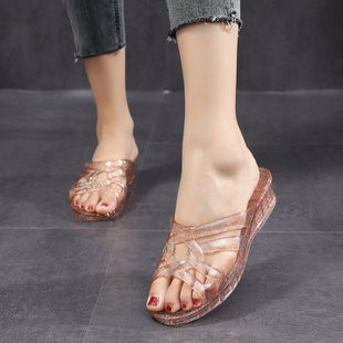 妈妈拖鞋女士透明水晶鞋坡跟，夏季中跟防滑透明软塑胶室内凉拖外穿