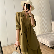 橄榄绿西装外套2024春季韩版宽松显瘦时尚气质半身裙两件套