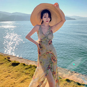 法式复古v领油画印花连衣裙，夏季气质海边度假沙滩裙露背吊带长裙