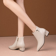 靴子女2023秋冬季米白色真皮尖头粗跟短靴中跟及踝靴裸靴女靴