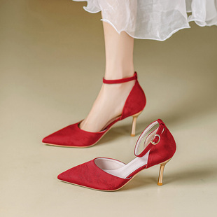 中国风刺绣红色秀木婚鞋女法式不累脚一字扣带尖头高跟鞋包头凉鞋
