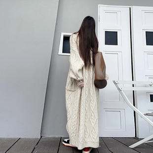高级感白色韩系粗针羊毛衣外套女2023慵懒风加长加厚针织开衫