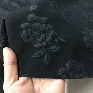 黑色立体玫瑰花提花布料弹力旗袍汉服时装面料春秋款袍子抗皱垂感