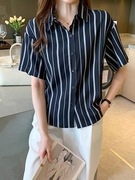 藏青色竖条纹衬衫女夏短袖韩版学生休闲宽松气质，港味设计感小众潮