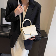 高级感白色包包女2023潮，时尚小众斜挎包韩国轻奢复古小方包