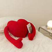卡通创意异形红色爱心抱枕，波普后现代沙发抱枕，客厅极简抽象靠