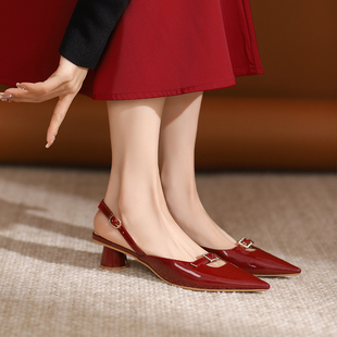 法式复古酒红色包头凉鞋女设计感夏季配裙子高跟鞋婚鞋尖头单鞋