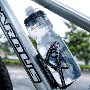 骑行水壶自行车水杯大容量山地，公路车水瓶，保温运动水壶喷嘴挤压式