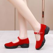 红色舞蹈鞋女老北京布鞋平绒，红布鞋软底成人广场，舞女鞋跳舞鞋