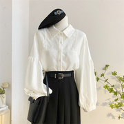 白色polo领灯笼袖衬衫女秋冬设计感宽松蕾丝拼接长袖上衣打底衬衣