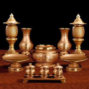 台湾铜供具套装家用供佛灯，供观音供水杯供果盘花瓶摆件佛堂摆件