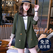 墨绿色西装外套女秋季2024韩版宽松休闲高级感小个子西服上衣