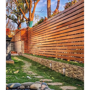 防腐木栅栏别墅庭院护栏花园围栏，户外碳化木围墙板栏杆实木栅栏门