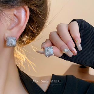复古方形锆石耳钉轻奢高级感气质耳环，2024时尚个性耳饰女