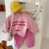韩版男女童冬装加绒字母卫衣宝宝，运动套装粉色圆领套头衫上衣长裤