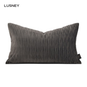 现代轻奢样板间抱枕沙发客厅深灰绒料褶皱纹理腰枕靠枕床上靠垫套