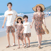 2024亲子装一家三口四口套装，夏装父子母女，沙滩连衣裙子情侣装