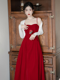 奥黛丽赫本风法式两件套针织，白开衫(白开衫)+复古礼服红色吊带丝绒连衣裙