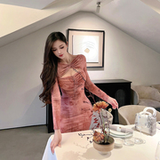 王玖玖设计感镂空长袖连衣裙女早春中长款气质收腰包臀裙子
