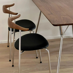 实木靠背中古餐椅法式设计师，黑色复古牛角椅凳小户型家用餐桌椅子