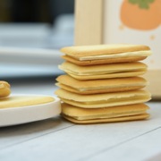 白色恋人饼干日式风味北海道零食芝士牛乳奶油夹心曲奇小饼干散装