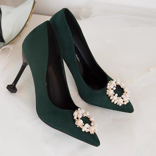 绿色婚鞋女高跟尖头浅口单鞋，细跟中跟新娘，鞋珍珠水砖搭扣春秋