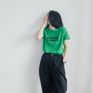 2024夏季简约绿色植绒字母袖口，卷边显白韩版宽松短袖t恤女纯棉潮