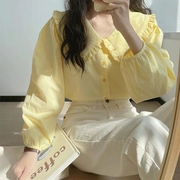 奶黄色长袖衬衫女法式复古娃娃，领上衣设计感小众奶甜衬衣春秋