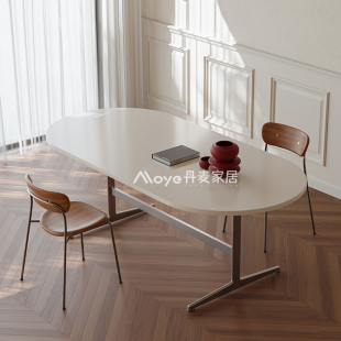 北欧小户型家用白色实木餐桌椅，组合设计师款，奶油风椭圆形吃饭桌子