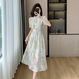 新中式改良连衣裙女夏2024淡绿色，国风立领泡泡袖显瘦过膝长裙