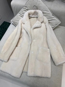 白色皮草大衣2023冬季西装，领宽松慵懒风，皮毛一体外套女